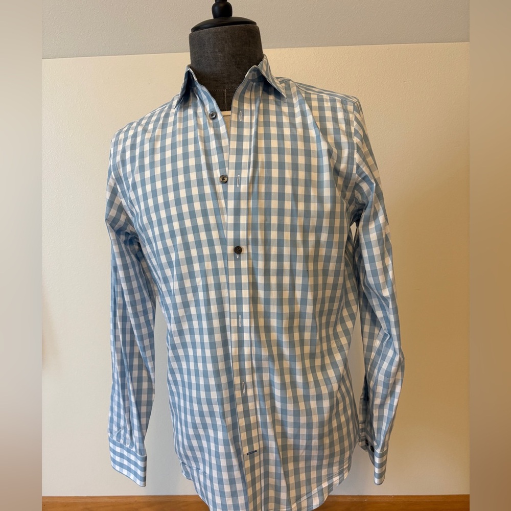 GAP Blue and White Gingham Dress Shirt Small